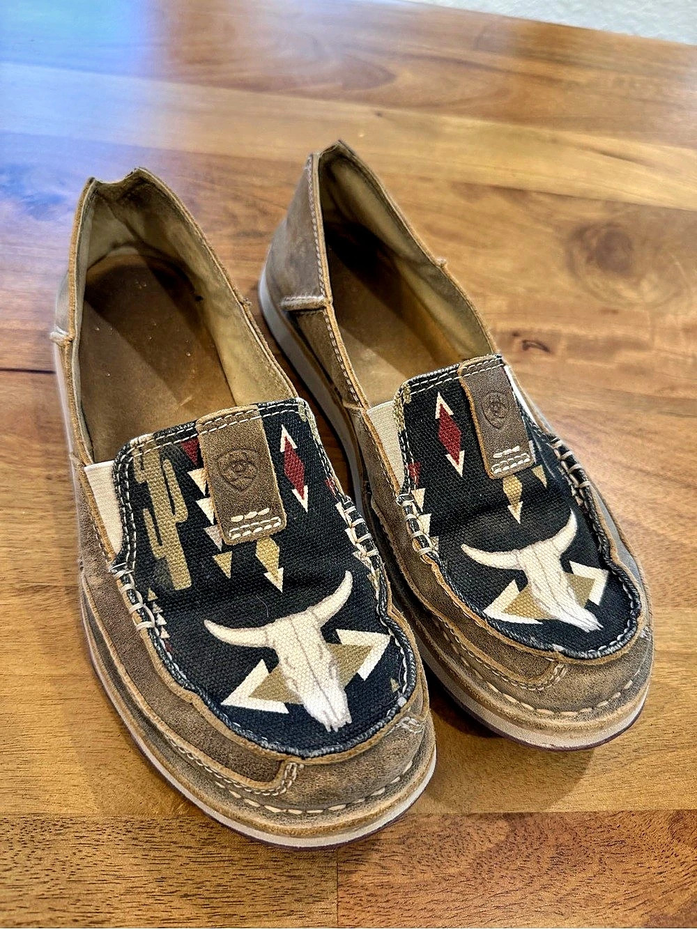 Ariat Cruiser Women’s Slip-On Shoes with a South Western Print- US 7.5